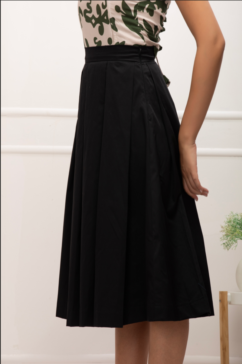 Luna Black Box Pleated Skirt